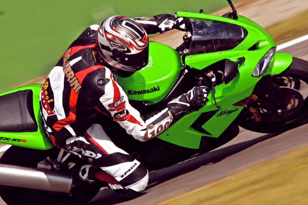 Kawasaki Ninja ZX-10R (2004)
